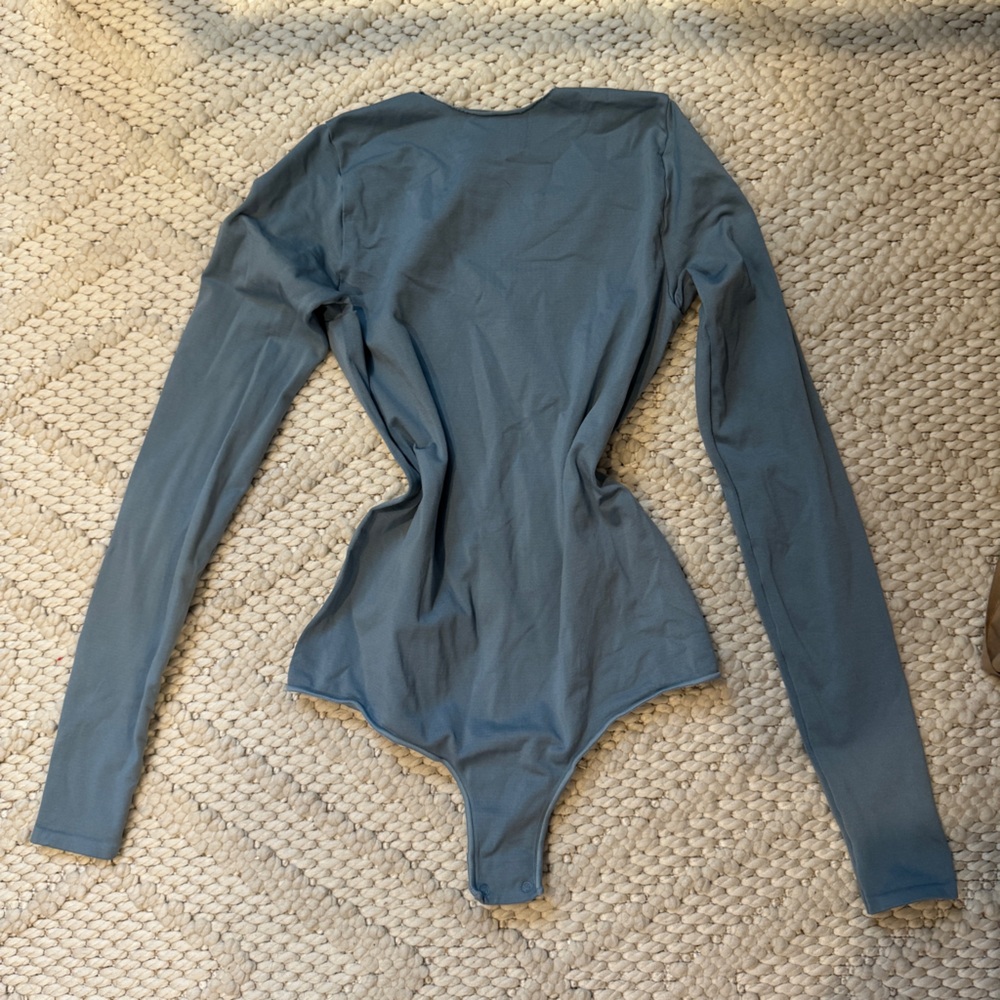 SKIMS Essential Crew Neck Long Sleeve Bodysuit S/M Arctic Blue